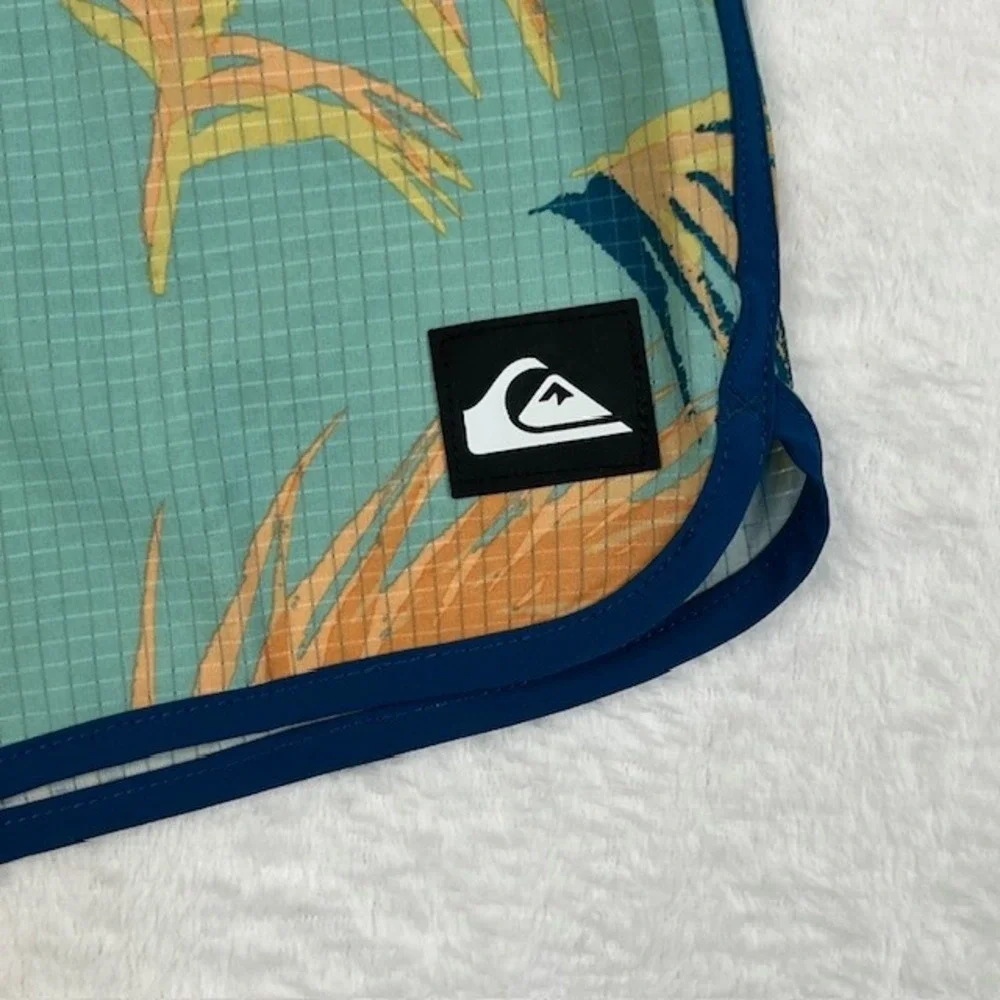 Quiksilver Highline Scallop 19‎ Mens Boardshorts Teal Palm Leaf Size 29 NWT